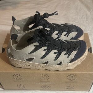 Asportuguesas by Fly London comfort shoes in Navy Blue and Gray